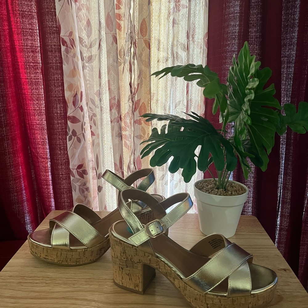 Kensie Gold Platform Sandals